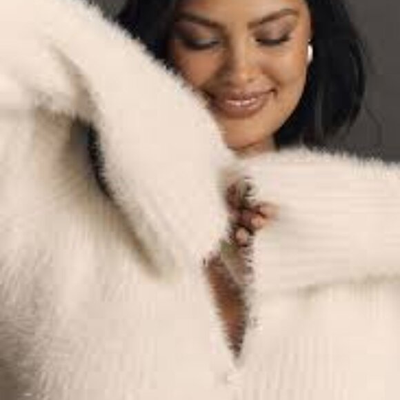 By Anthropologie Pearl Button Fuzzy Cardigan Sweater White - Picture 3 of 7